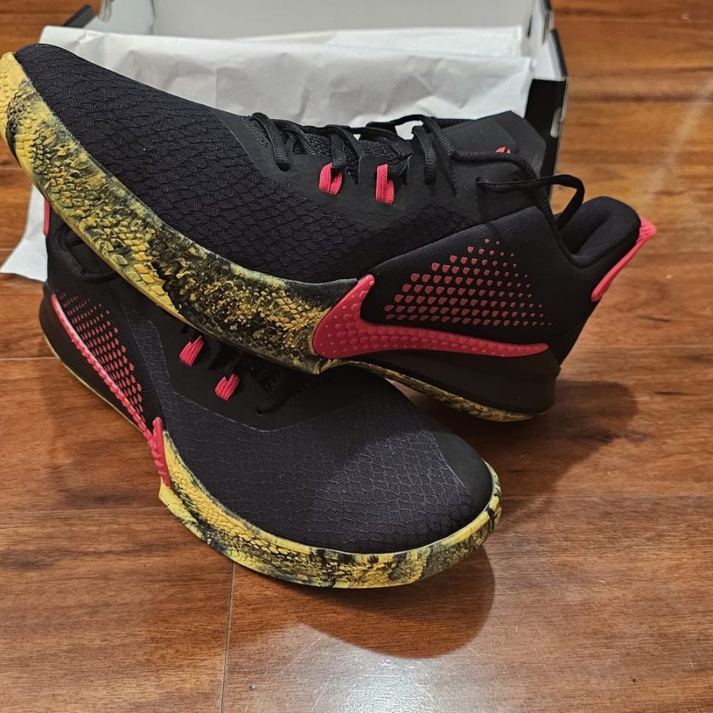 Men's UNWORN Nike Mamba Fury size 13